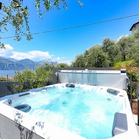 Maison Sabina Con Splendida Vista Ed Idromassaggio Villa Brenzone sul Garda